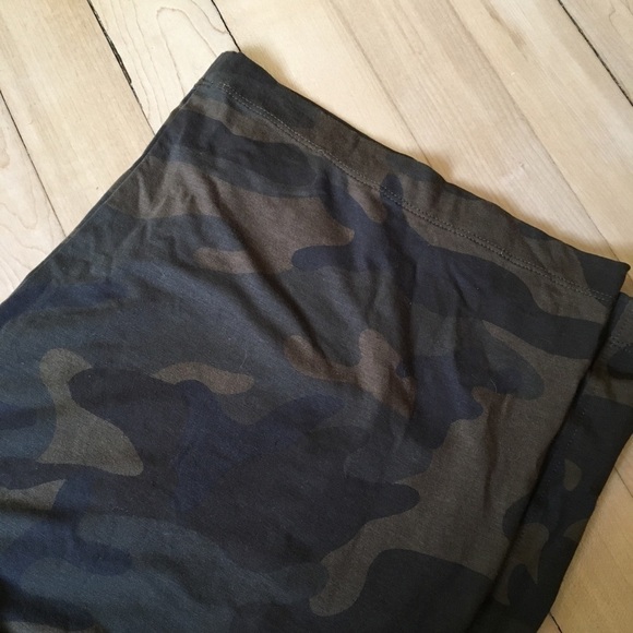 Gap camo long pajama bottoms size extra large - Picture 2 of 5